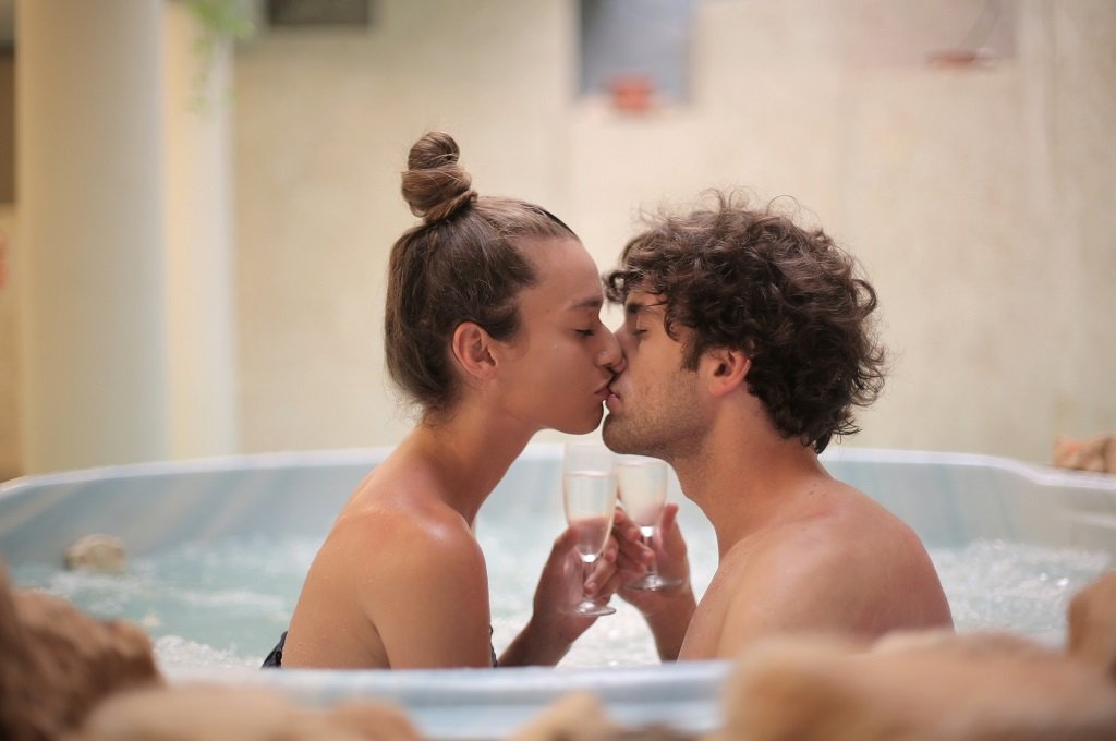 Can Casual Sex Turn Into a Serious Relationship? - ChinaLove Scam
