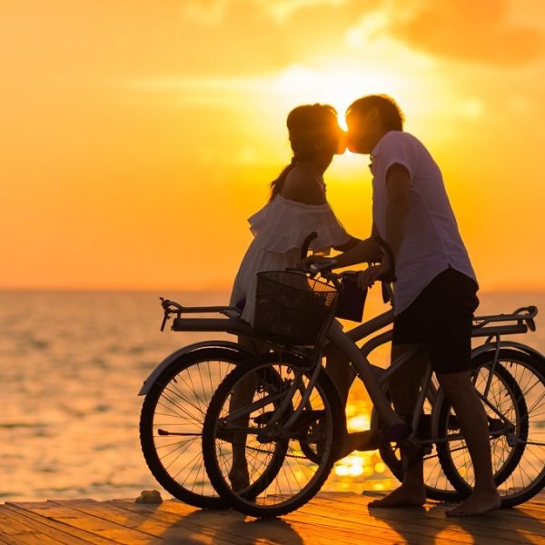 What Gift Can I Get You? How Do Gifts Affect Men Women Relationships?