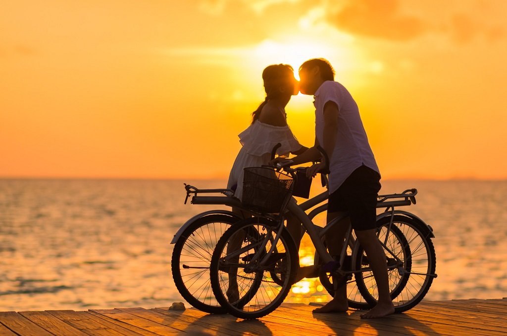 What Gift Can I Get You? How Do Gifts Affect Men Women Relationships?