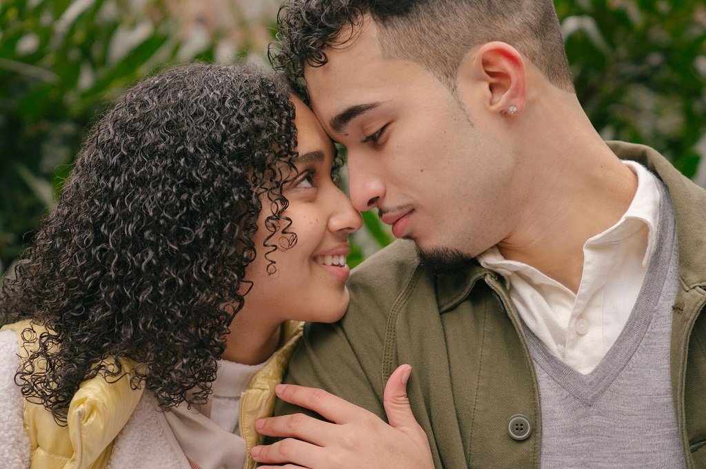 How to Meet Someone Without a Dating Site? | ChinaLoveScam
