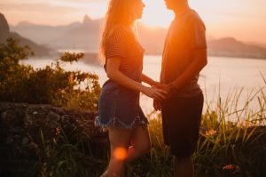 These Popular Online Dating Conversation Starters Are Guaranteed